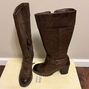 Natural reflections rotary tall boot. Size 6. Like new.